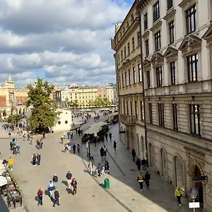 Scharffenberg Main Square Apartment